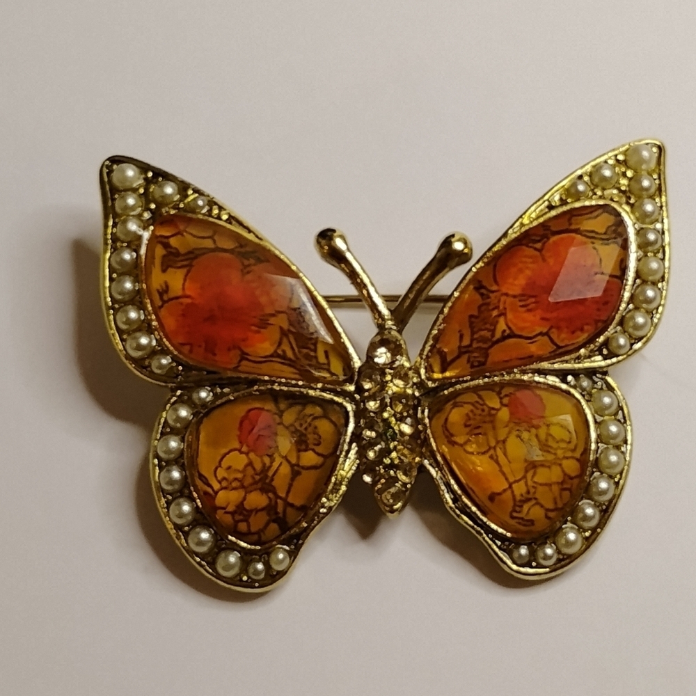 Liz Claiborne Faceted Gem‎ and Simulated Pearl Butterfly Brooch - Picture 3 of 3